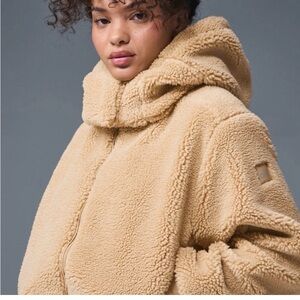 NWT Alo Foxy Sherpa Jacket - Camel color size M
